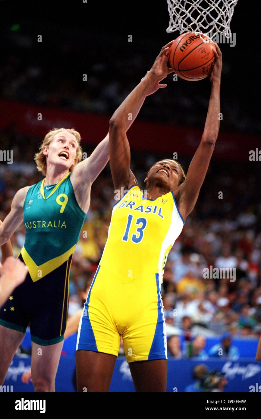 Sydney 2000 Olympics -Women's Basketball - Australia v Brazil Stock Photo -  Alamy