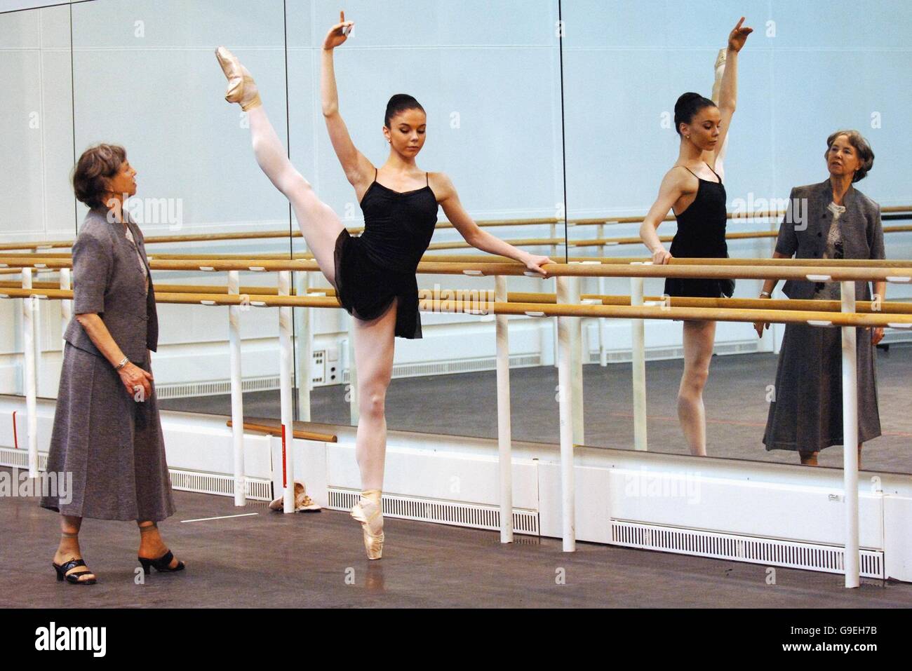 The Bolshoi Ballet's Natalia Osipova, 19, is schooled by Marina Kondratieva  at the Royal Opera House in London's Covent Garden Stock Photo - Alamy