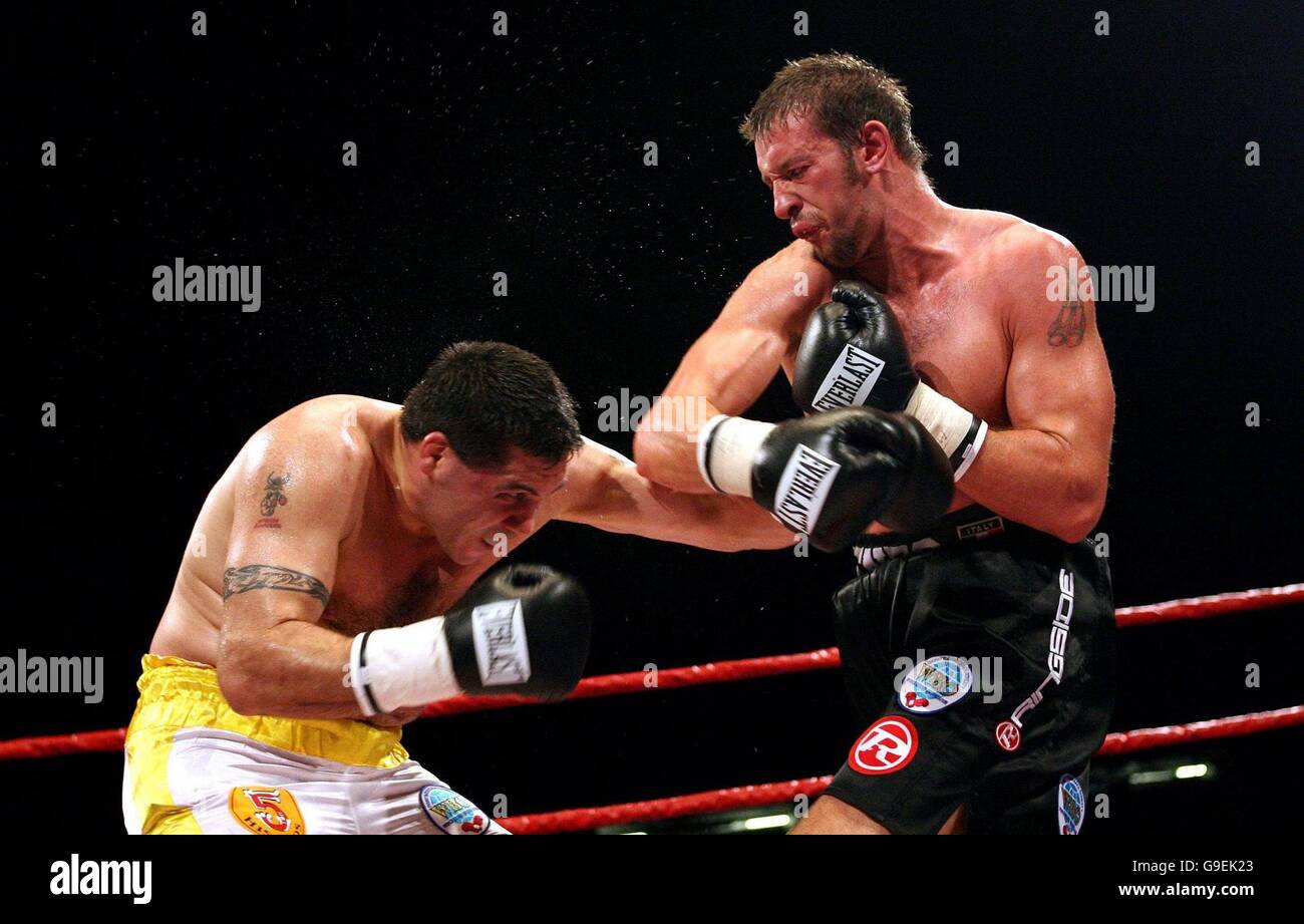 Boxing Millennium Stadium Cardiff Stock Photo Alamy