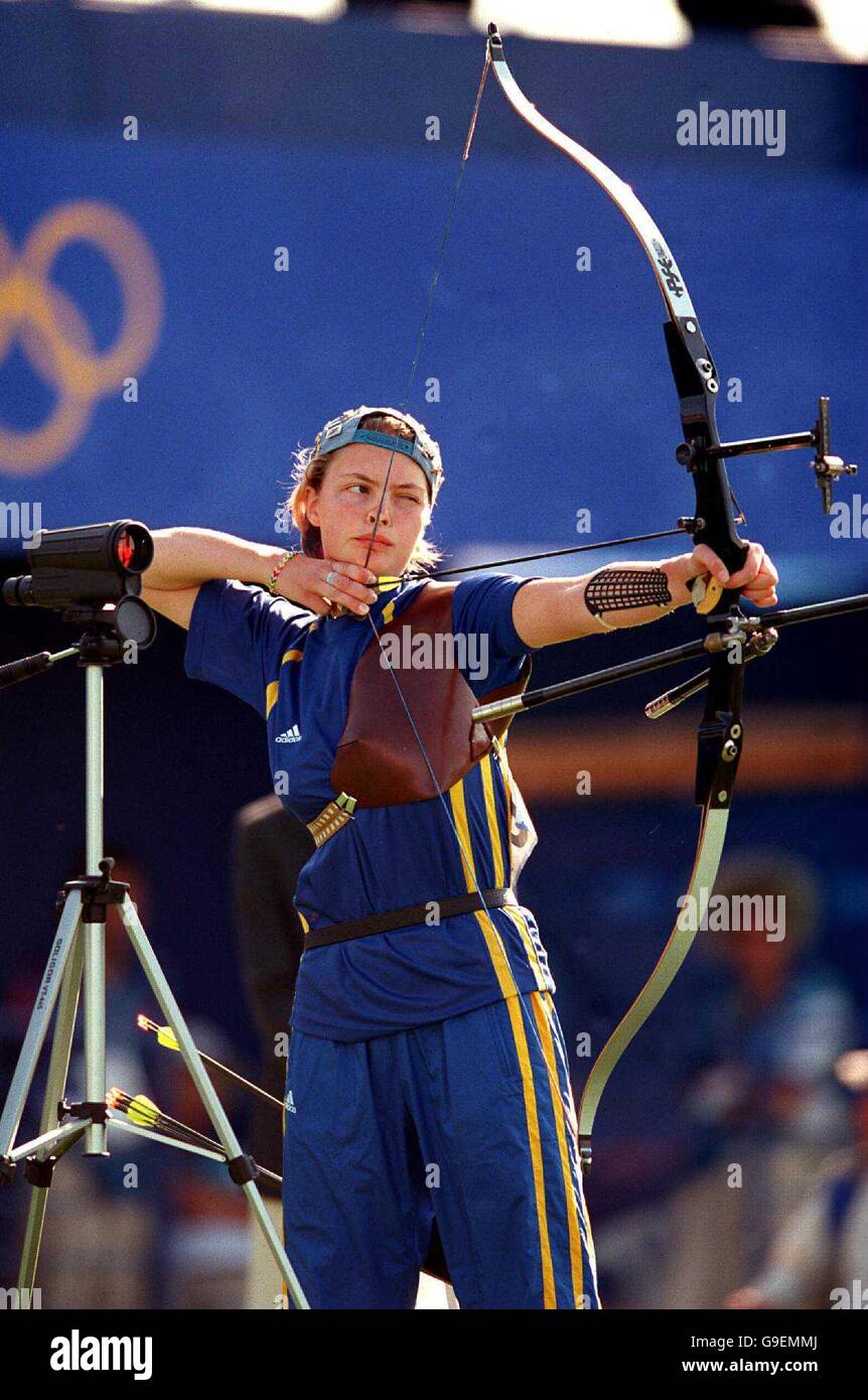 2000 olympics archery individual hi-res stock photography and ...