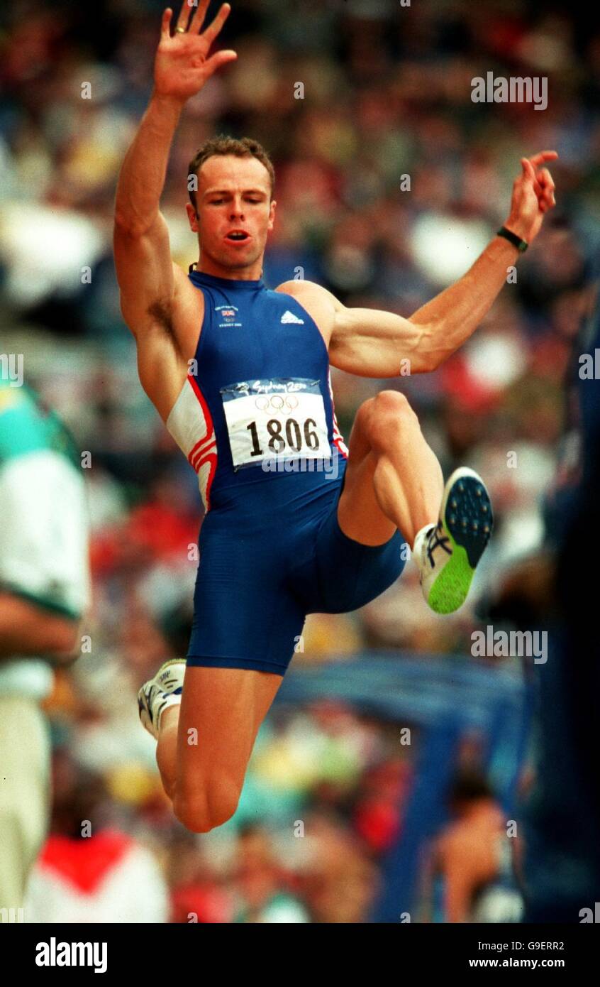 Sydney 2000 Olympics - Athletics - Men's Decathlon - Long Jump. Great  Britain's Dean Macey Stock Photo - Alamy