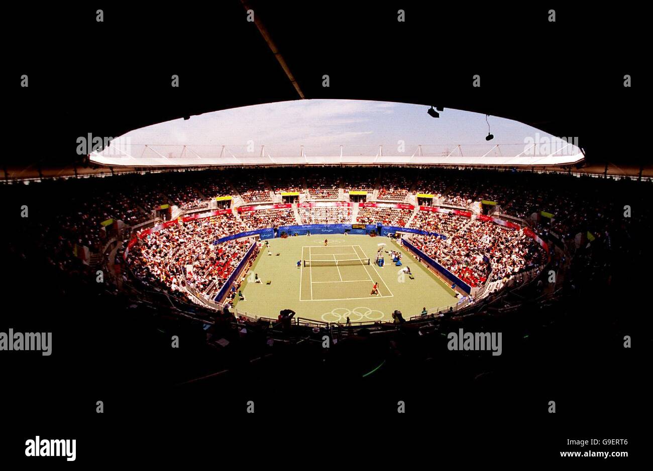 Sydney 2000 Olympics - Tennis - Women's Singles Second Round - Venus Williams v Tamarine Tanasugarn. General view of the Tennis centre Stock Photo