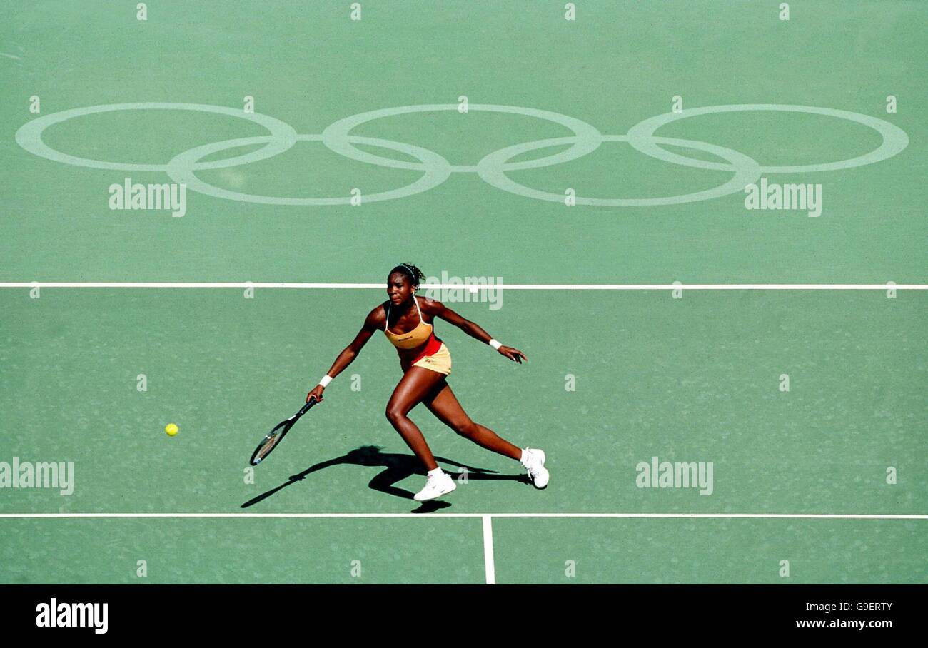Sydney 2000 Olympics - Tennis - Women's Singles Second Round - Venus Williams v Tamarine Tanasugarn Stock Photo