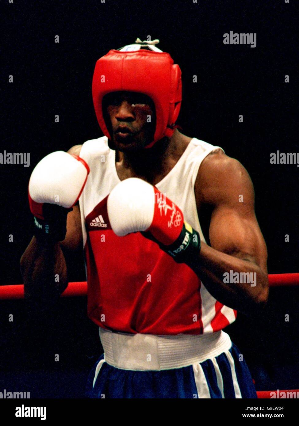 Sydney 2000 Olympics - Boxing - Men's 91kg. Cuba's Felix Savon in action againt Russia's Sultanahmed Ibzagimov Stock Photo