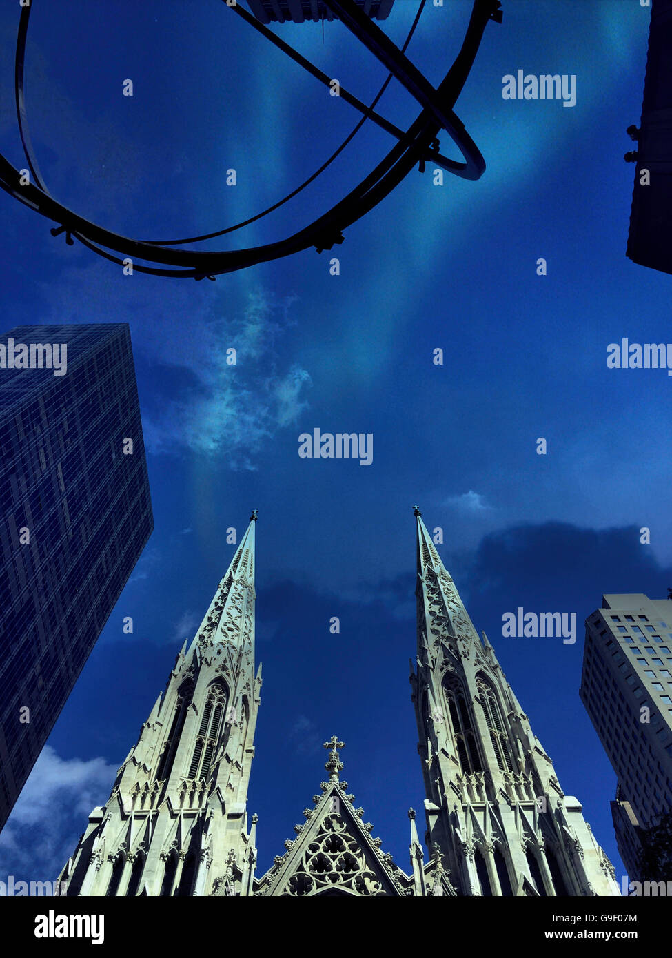 Atlas statue st patricks cathedral hi-res stock photography and images ...