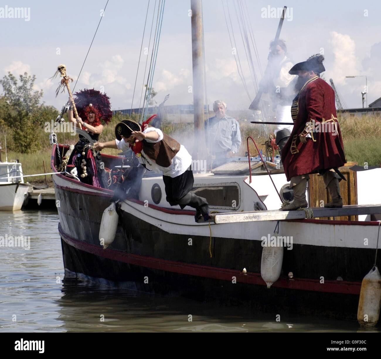 World Walking The Plank championship Stock Photo - Alamy