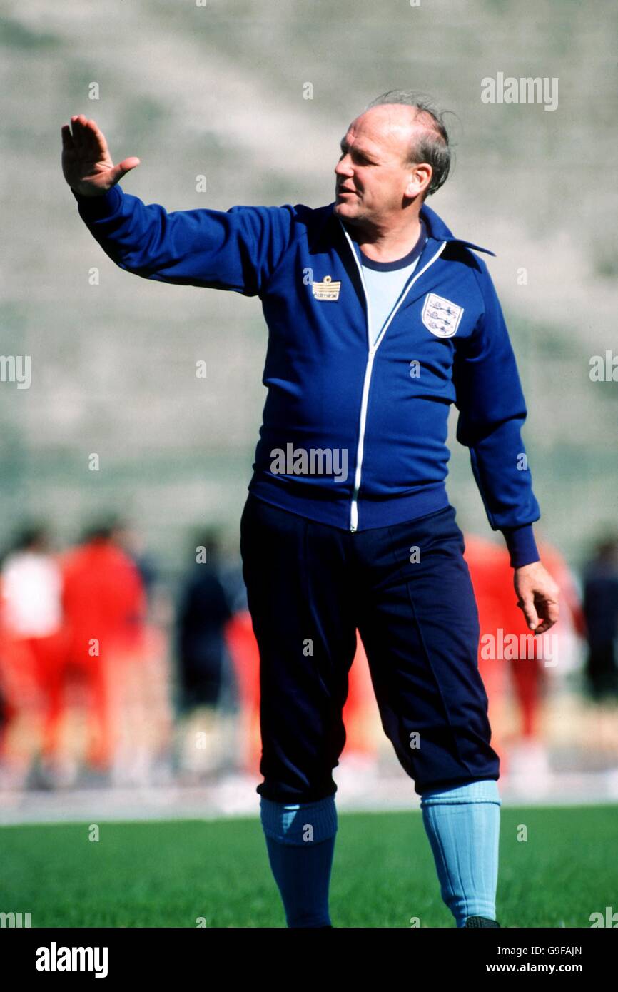 Soccer - World Cup Qualifier - Group Four - Romania v England - England Training Stock Photo