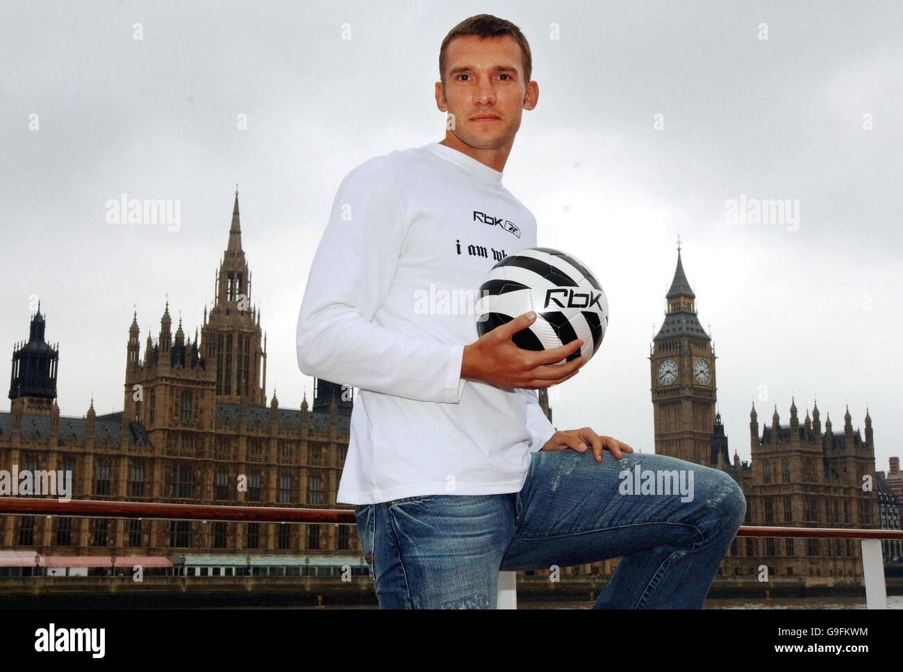 Chelsea striker Andriy Shevchenko touring the Thames, London, after a news  conference announcing that he has signed to the sportswear label Reebok  Stock Photo - Alamy
