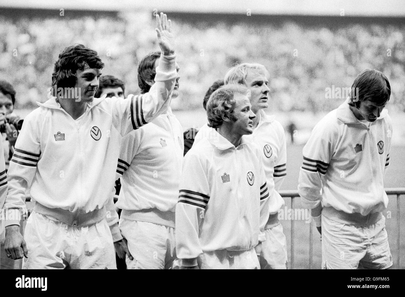 (L-R) Leeds United's Joe Jordan, Paul Madeley, Billy Bremner, Terry Yorath and Allan Clarke pictured before the match Stock Photo