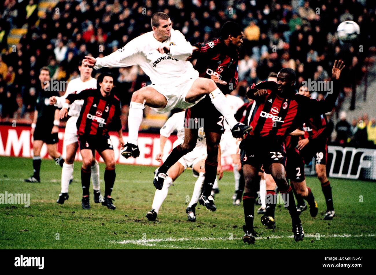 ROQUE JUNIOR BRAZIL & LEEDS UNITED FC WALKERS STADIUM LEICESTER ENGLAND 12  October 2003 Stock Photo - Alamy