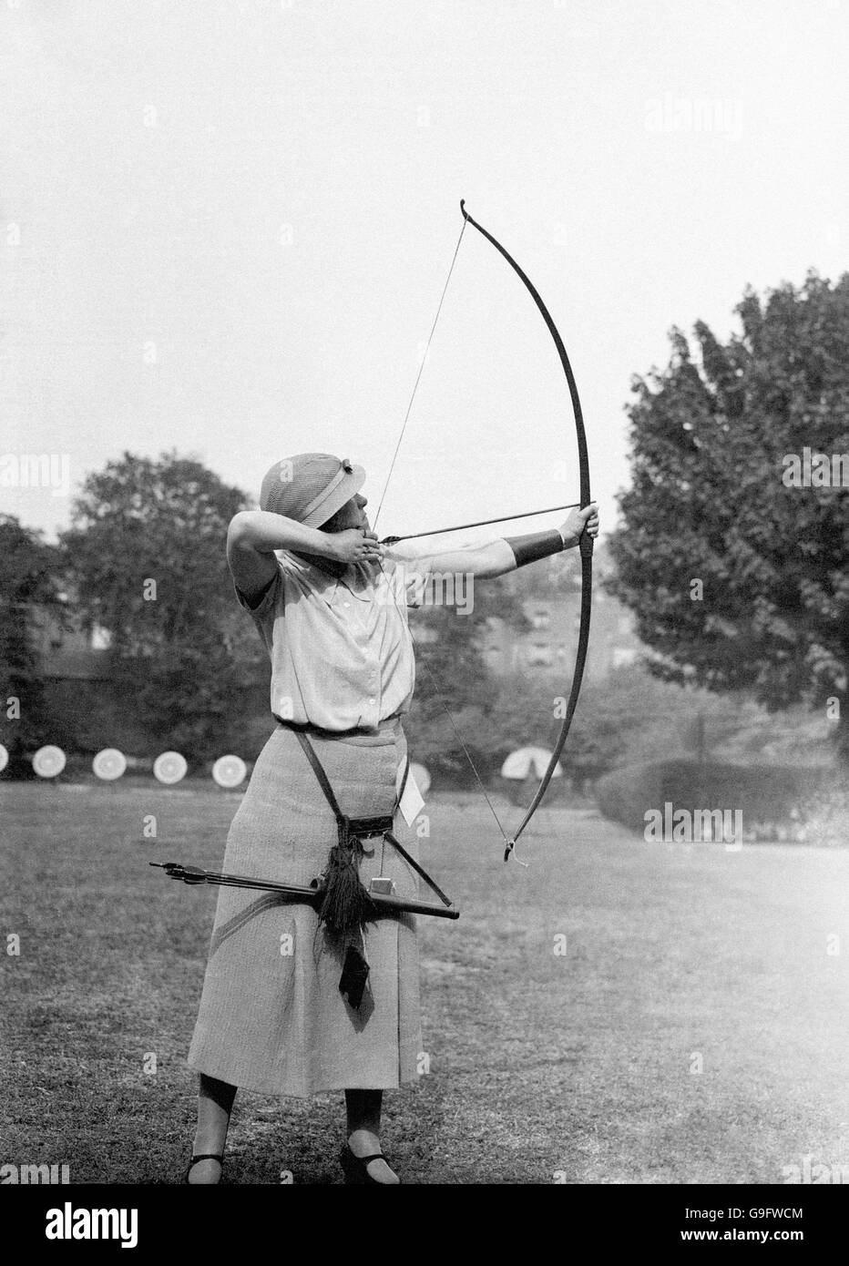 Archery the female bow Black and White Stock Photos & Images Alamy