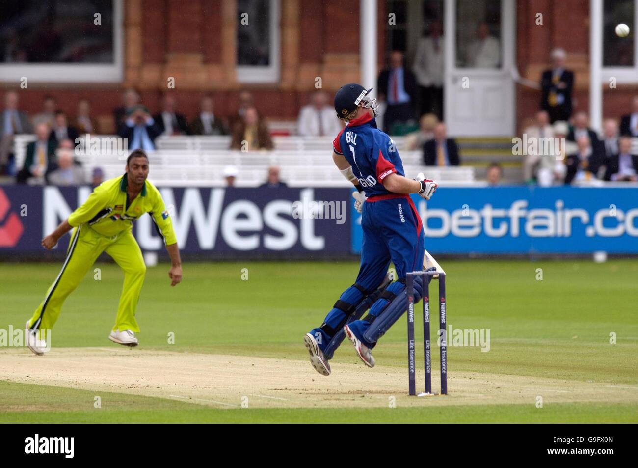 England's Ian Bell avoids a bouncer bowled by Pakistan's Shoaib Akhtar during the 2nd One Day International between England and Pakistan at Lord's, London. Stock Photo