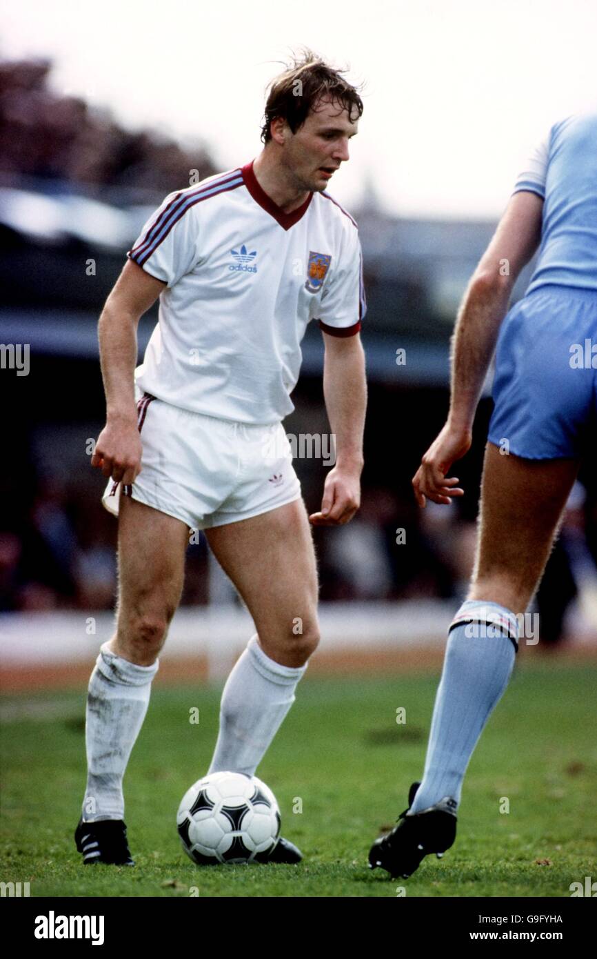 Soccer - Football League Division One - Coventry City v West Ham United. Paul Goddard, West Ham United Stock Photo