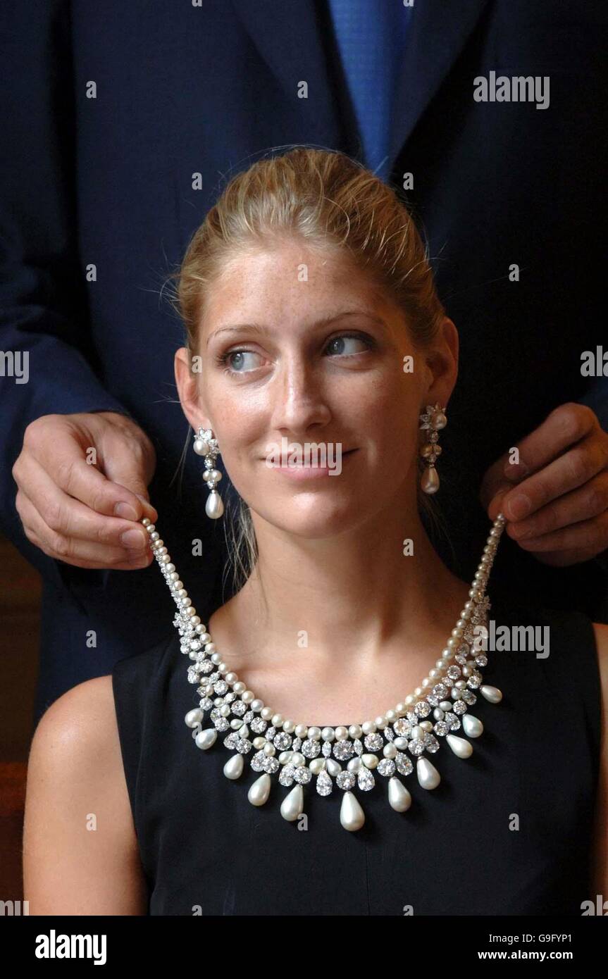 Harry winston shop pearl necklace