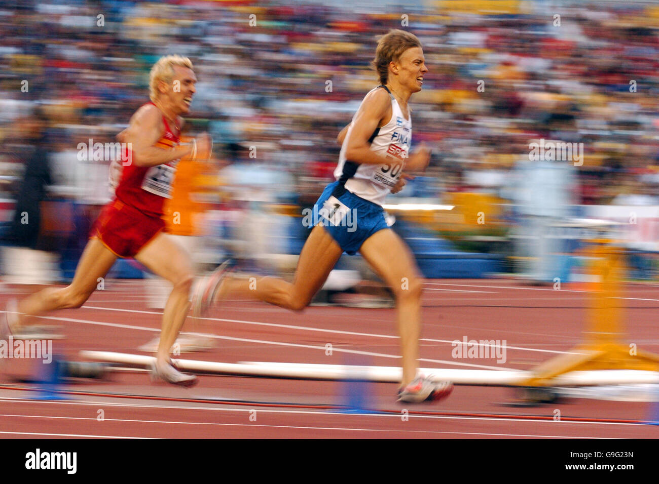 Finland's Jukka Keskisalo leads from Spain's Jose Luis Blanco in the 3000m steeplechase Stock Photo