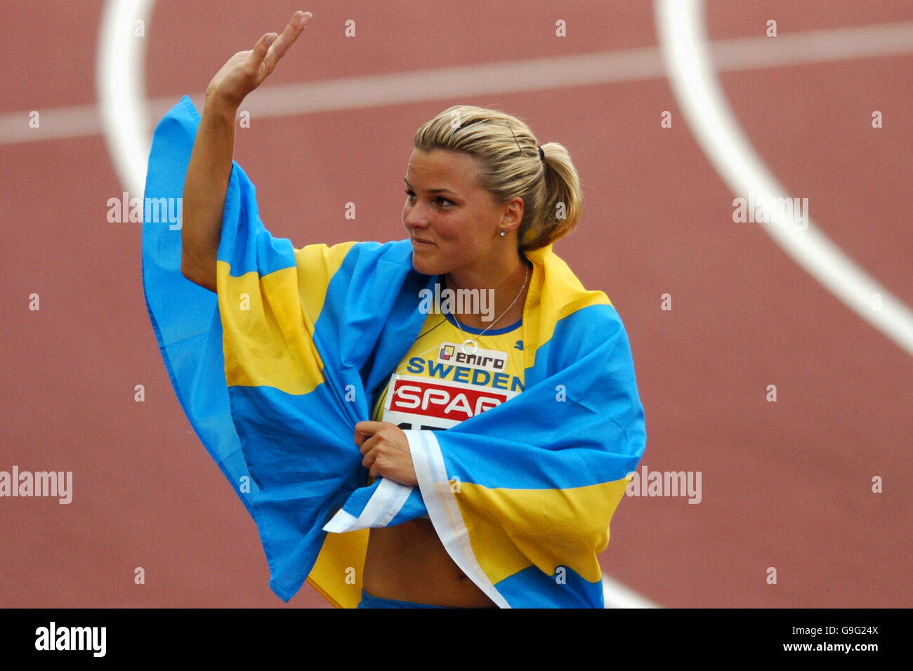 Athletics - European Athletics Championships 2006 - Ullevi Stadium. Sweden's Susanna Kallur celebrates winning the 100m hurdles Stock Photo