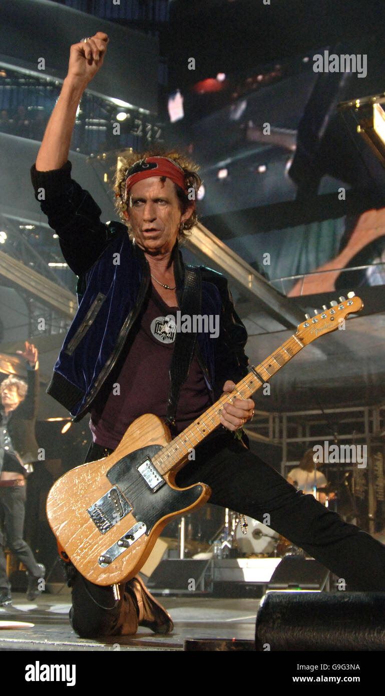 A bigger bang tour hi-res stock photography and images - Alamy
