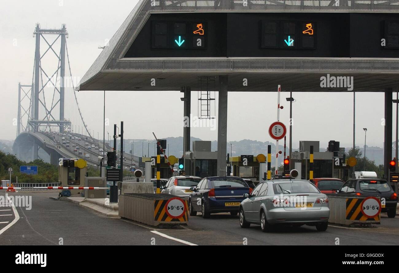Forth Road Bridge tollbooths in operation Stock Photo Alamy