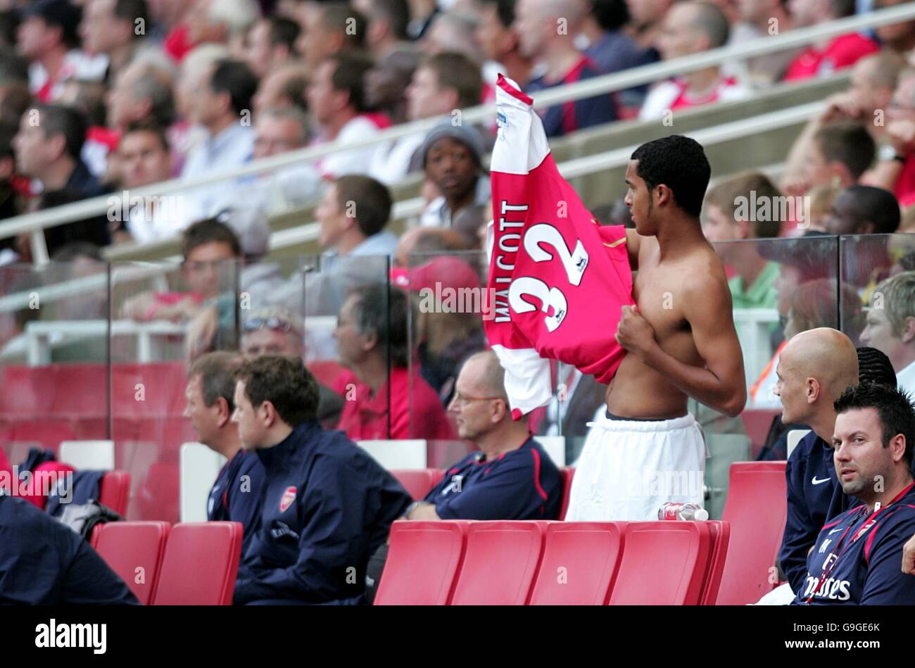 Arsenals theo walcott prepares to make his debut hi-res stock
