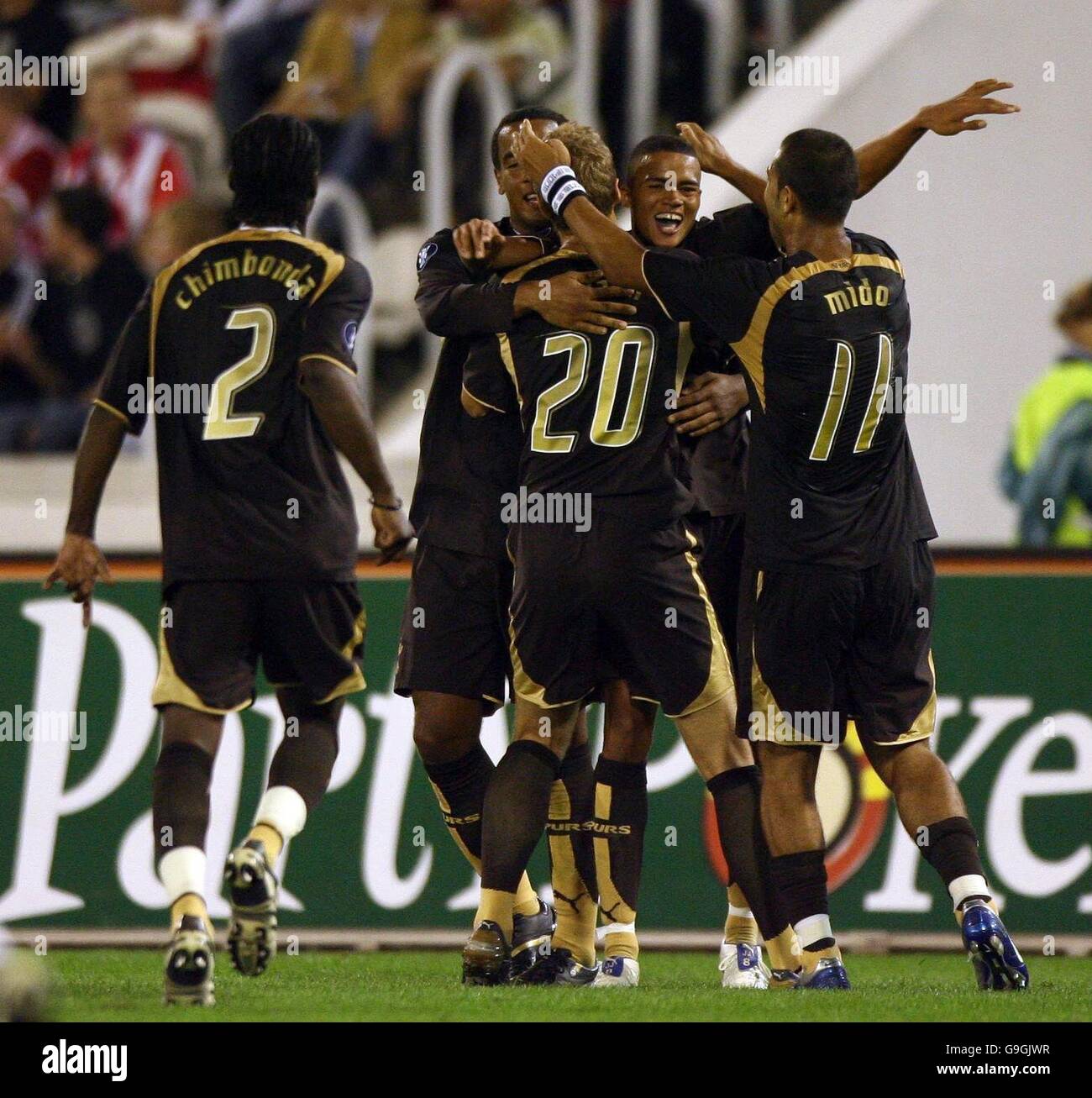 Soccer - UEFA Cup - Round Of 32 - Slavia Prague v Tottenham Hotspur -  Strahov Stadium Stock Photo - Alamy