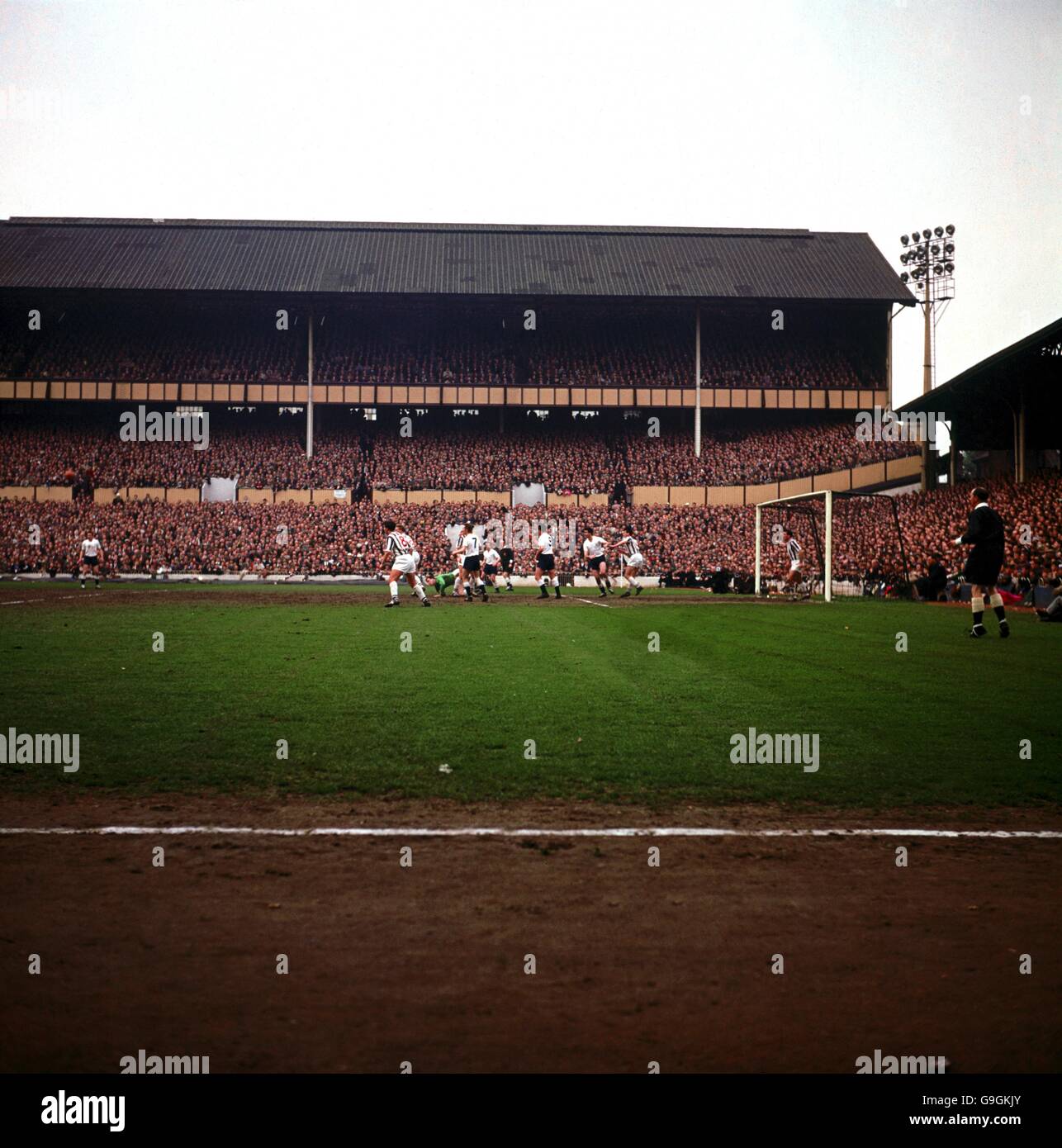 Soccer - FA Cup - Third Round - Tottenham Hotspur v Altrincham Stock Photo  - Alamy