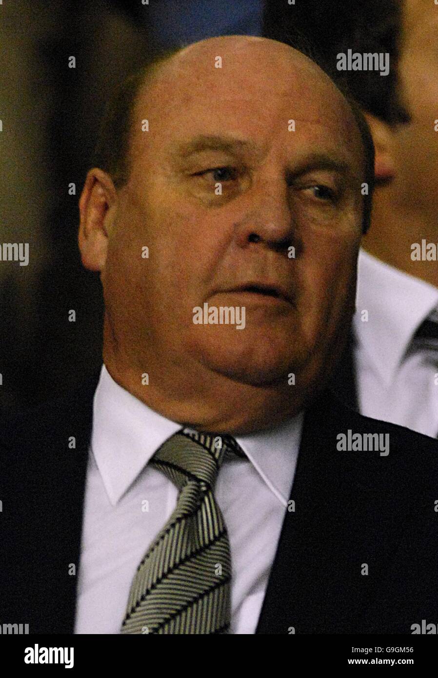 Soccer fa barclays premiership liverpool v newcastle united anfield hi