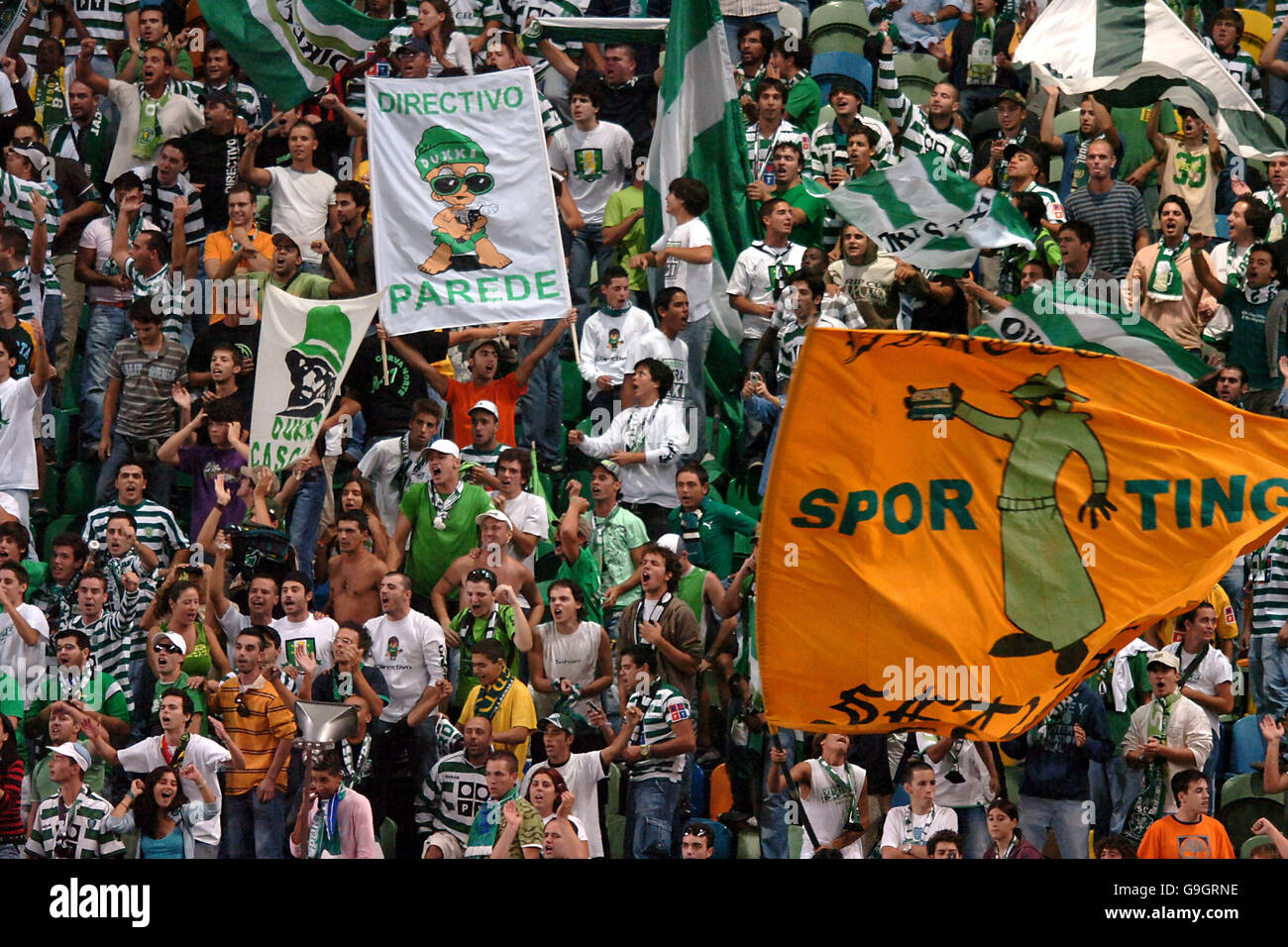 Sporting lisbon fans hires stock photography and images Alamy