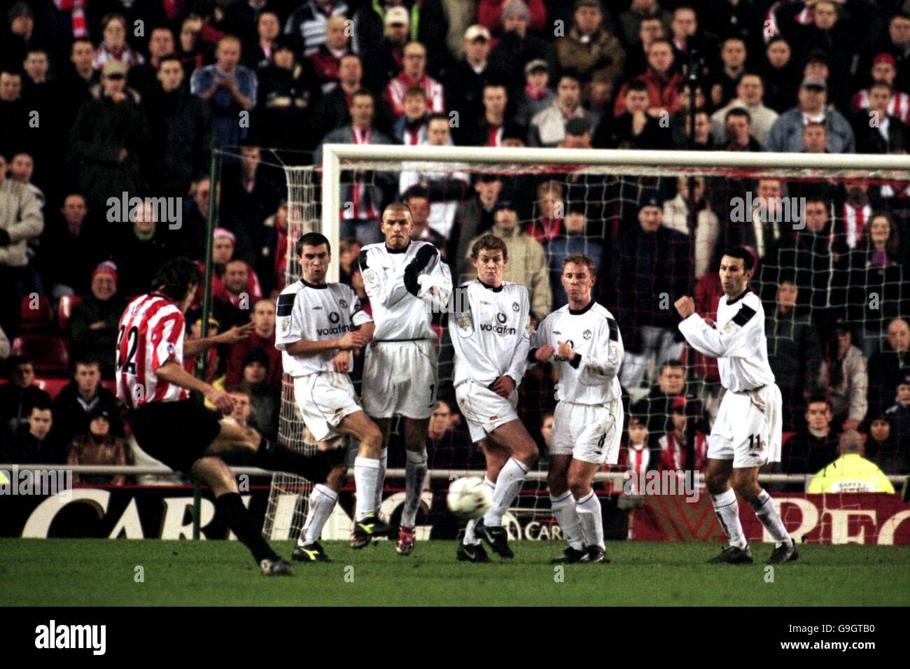 Sunderland's Stanislav Varga (l) goes close with a free kick against Manchester United Stock Photo