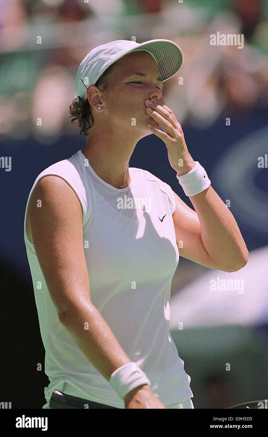 Lindsay Davenport in despair during her semi final defeat to Jennifer