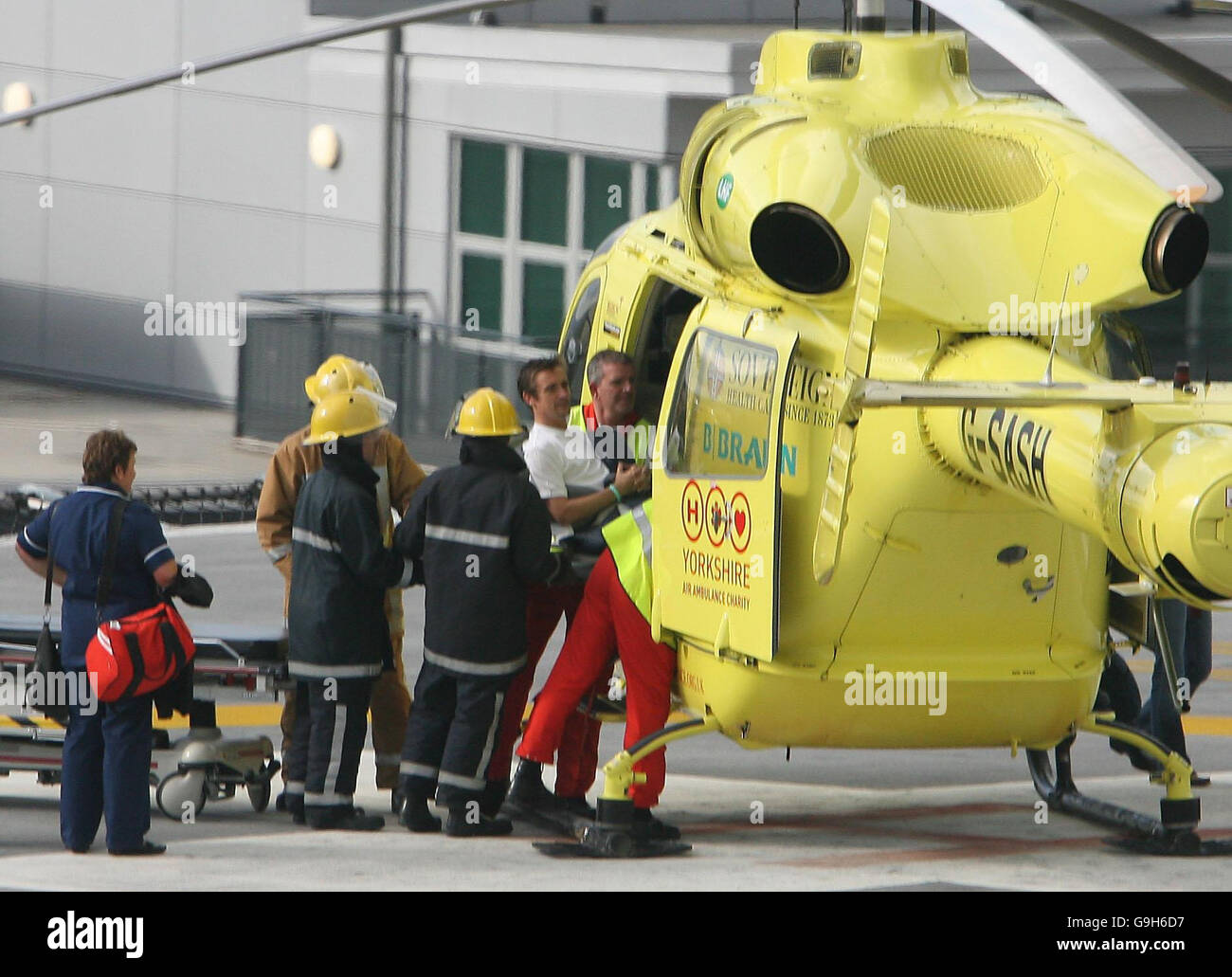 Top Gear's Richard Hammond leaves Leeds General Infirmary Stock Photo