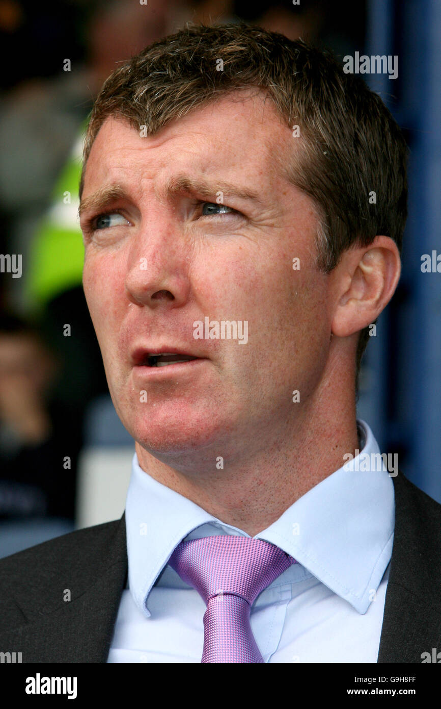 Stockport countys manager jim gannon hires stock photography and
