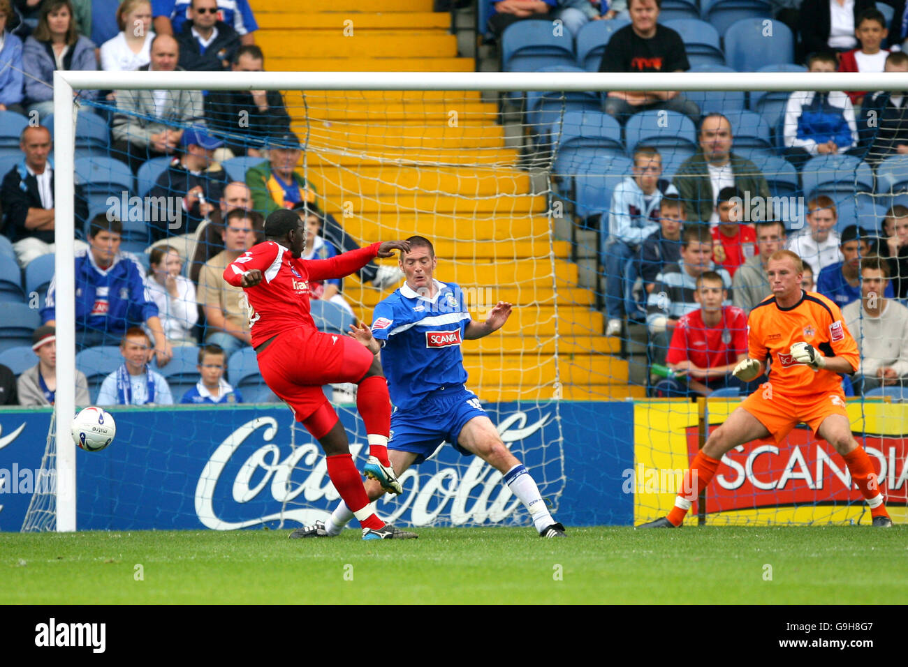 Soccer - Coca-Cola Football League Two - Stockport County v Peterborough United - Edgeley Park. Peterborough United's Trevor Benjamin has a shot Stock Photo