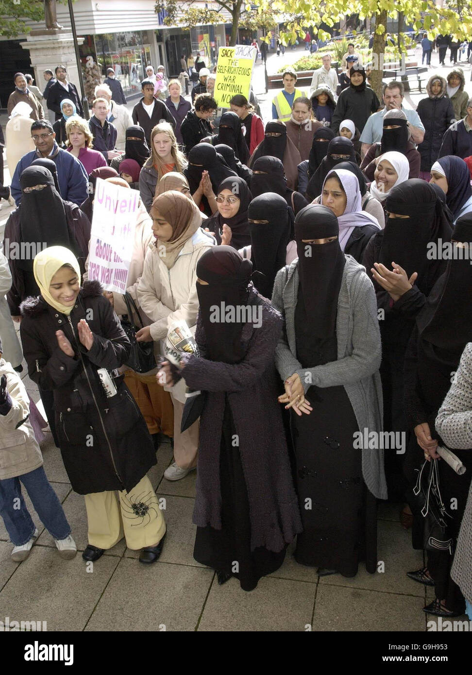 Muslim women protest against Jack Straw's comments regarding veils in the town centre of his constituency, Blackburn. The Commons Leader has stood by his controversial plea for women to discard their veils despite condemnation from Muslim leaders and many of his own constituents. Stock Photo