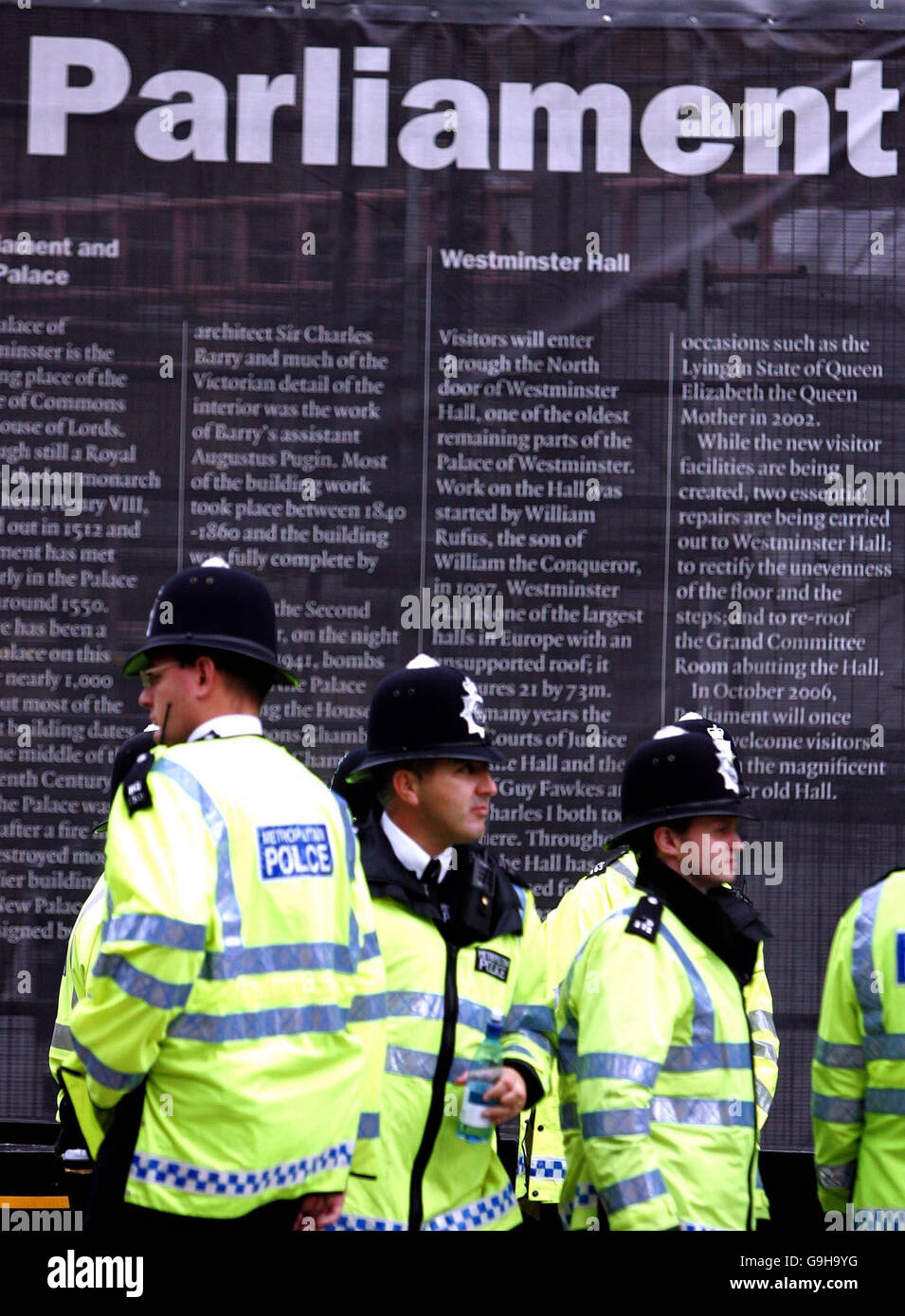 Metropolitan police officers assemble outside the Houses of Parliament ...