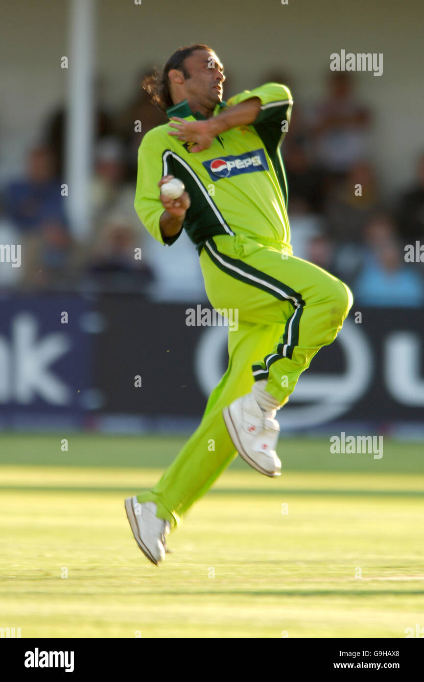 Cricket - NatWest One Day International Series - England v Pakistan - Trent Bridge. Pakistan's Shoaib Akhtar Stock Photo
