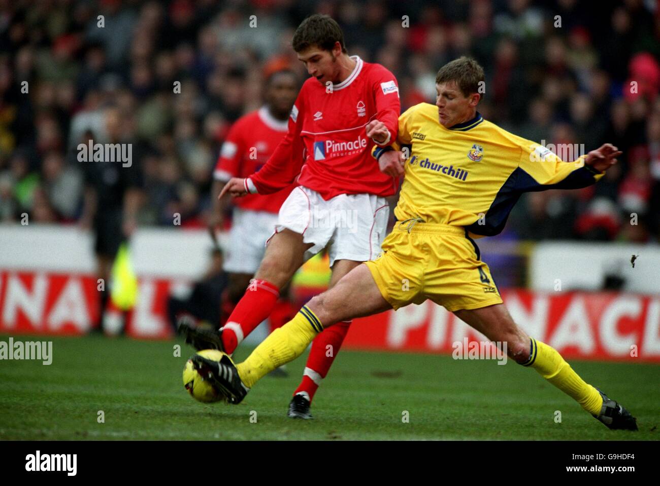 Nottingham Forest's Gareth Williams and Crystal Palace's Dean Austin Stock Photo