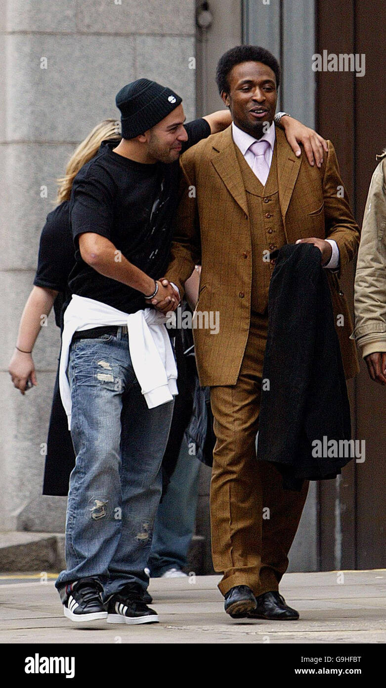 So Solid Crew group member Megaman (right), real name Dwayne Vincent, after having being cleared of murdering Colin Scarlett at the Old Bailey in London. PRESS ASSOCAITON Photo. See PA story COURTS Megaman. Photo credit should read: Jane Mingay/PA. Stock Photo