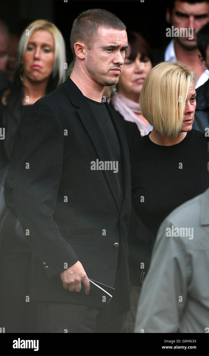 Paul hunter funeral hires stock photography and images Alamy
