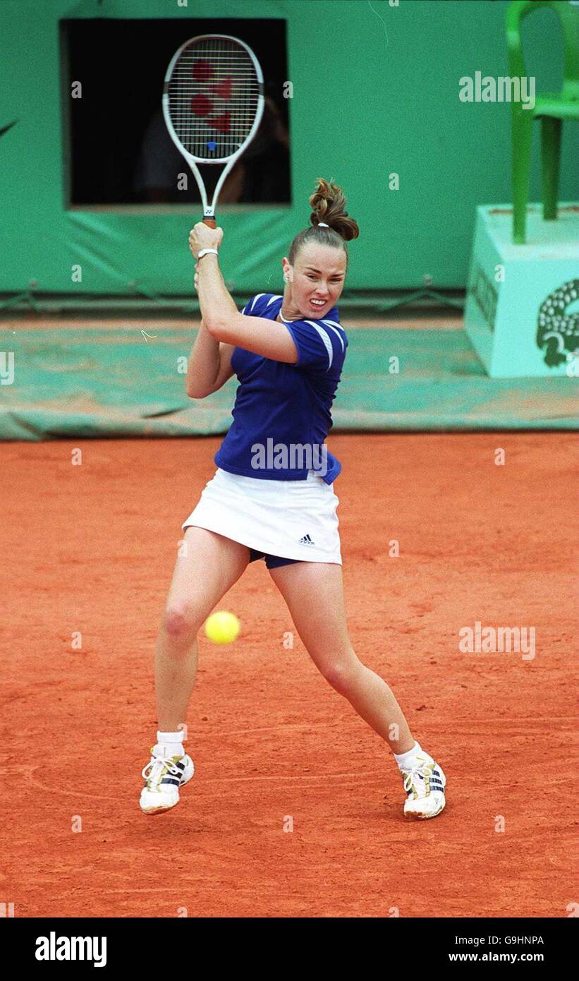 Tennis - French Open Roland Garros 2000. Martina Hingis in action against  Julia Abe Stock Photo - Alamy