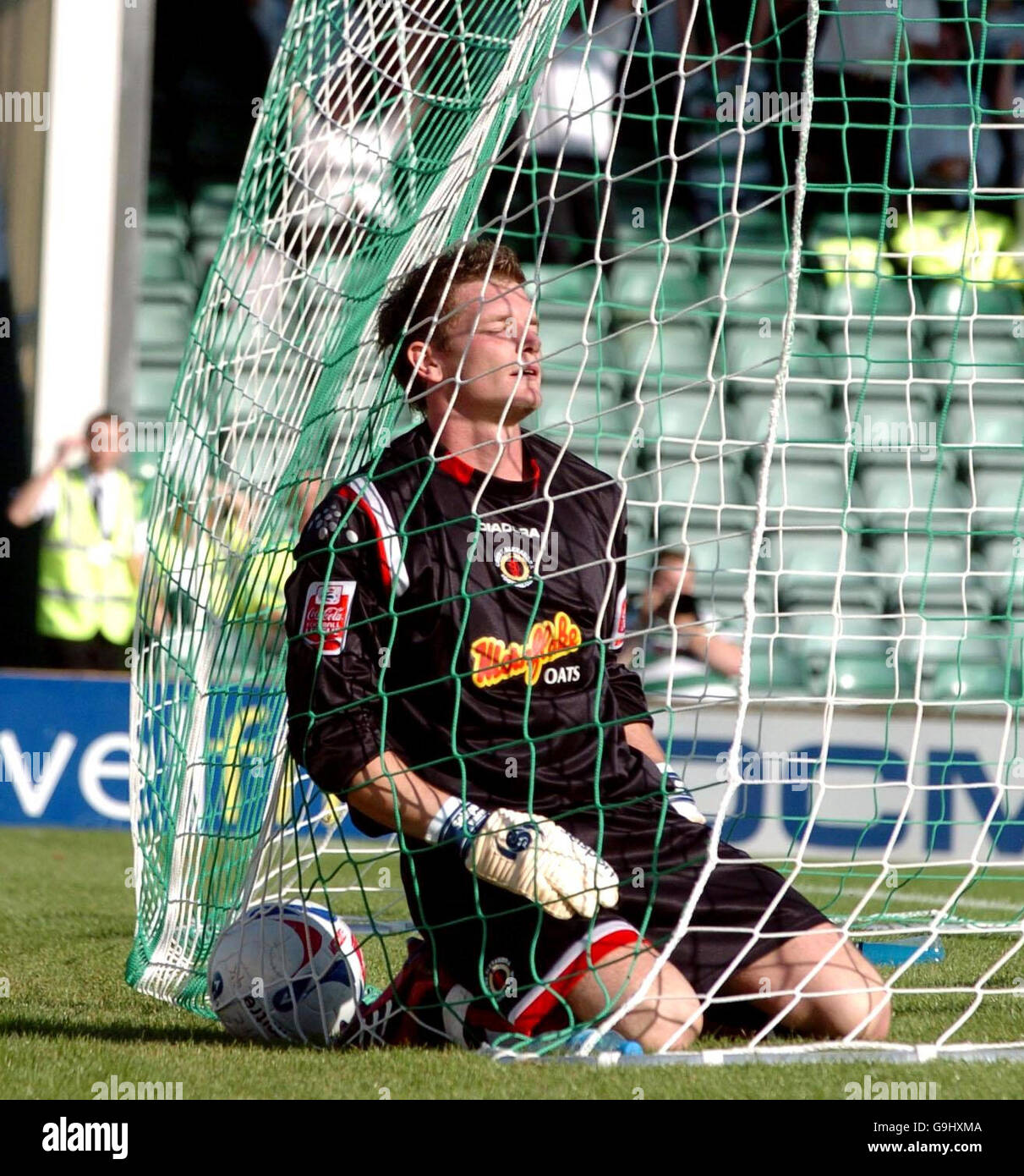Soccer - League One match - Yeovil v Crewe.. Crewe Alexandra goalkeeper Ben Williams looks dejected following a goal by Yeovil during the League One match at Huish Park, Yeovil. Stock Photo