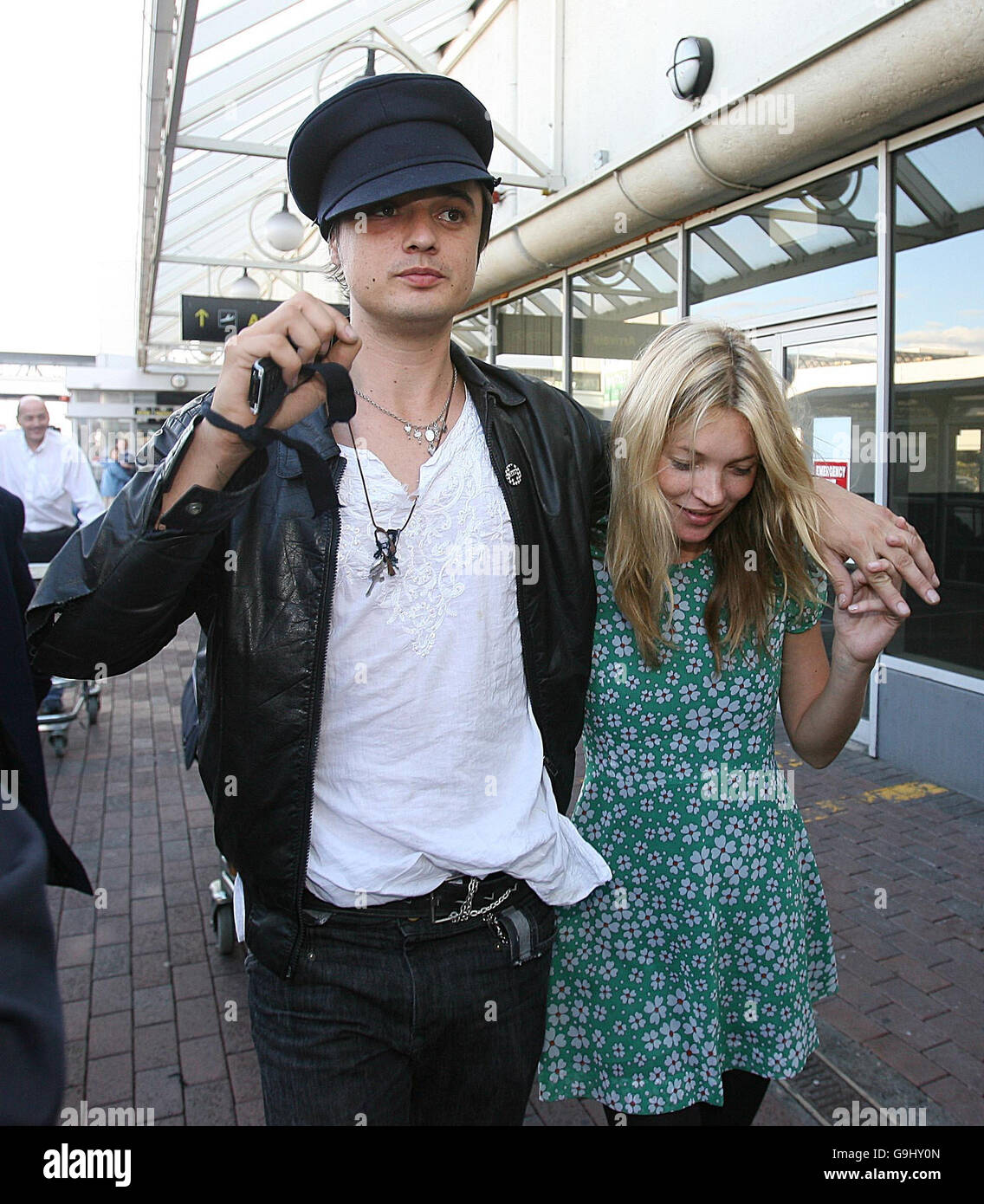 Babyshambles lead singer Pete Doherty and model Kate Moss arrive at Dublin Airport for a Babyshambles gig in Carlow. Stock Photo