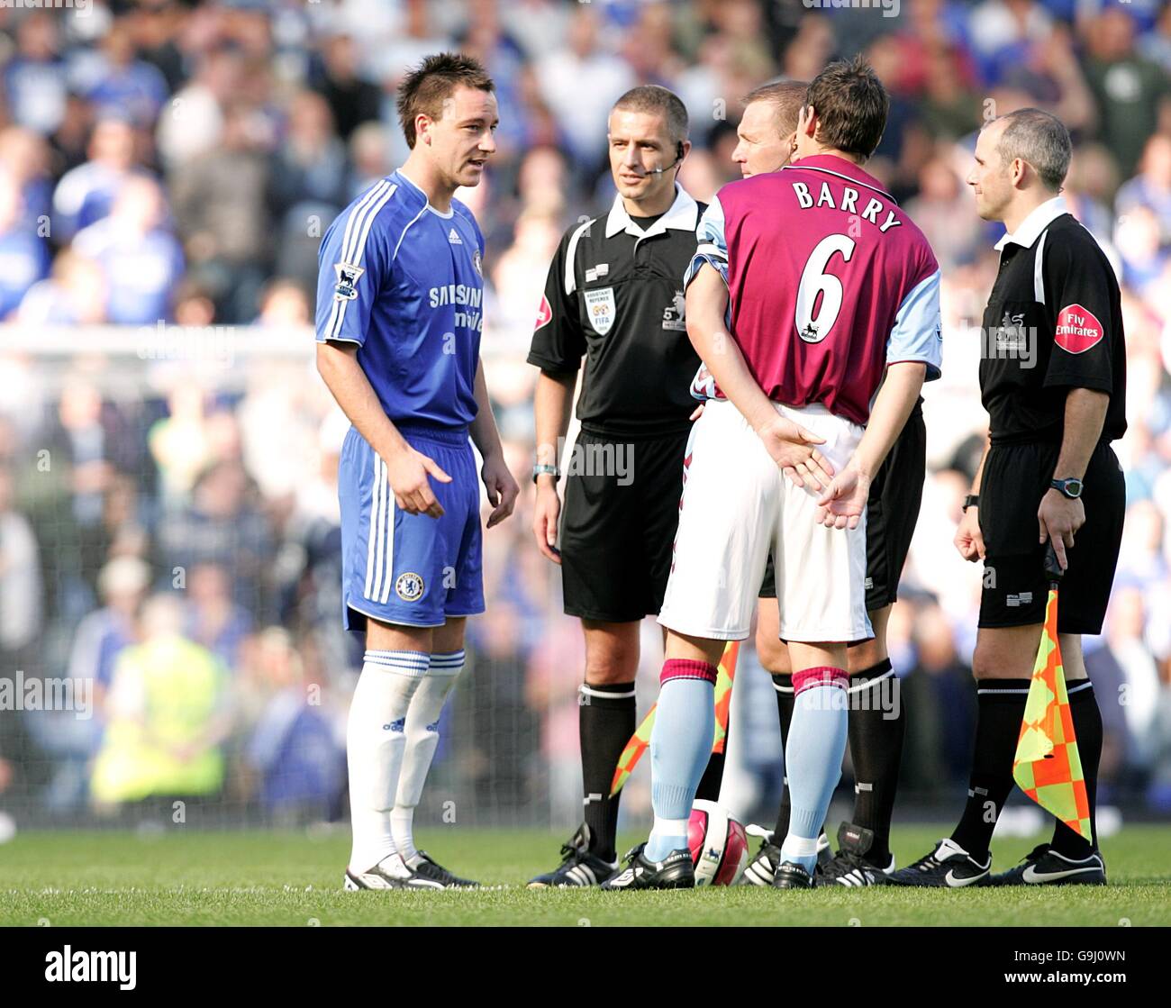 Soccer - FA Barclays Premiership - Chelsea v Aston Villa - Stamford Bridge. Chelsea's John Terry and Aston Villa's Gareth Barry prior to kick off Stock Photo