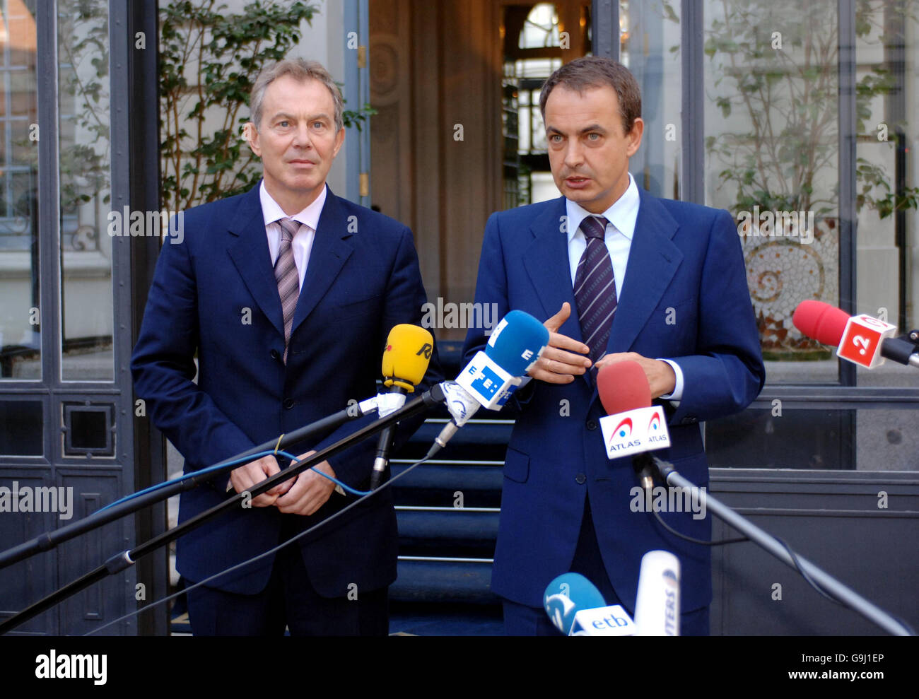 Blair meets Spanish PM Stock Photo - Alamy