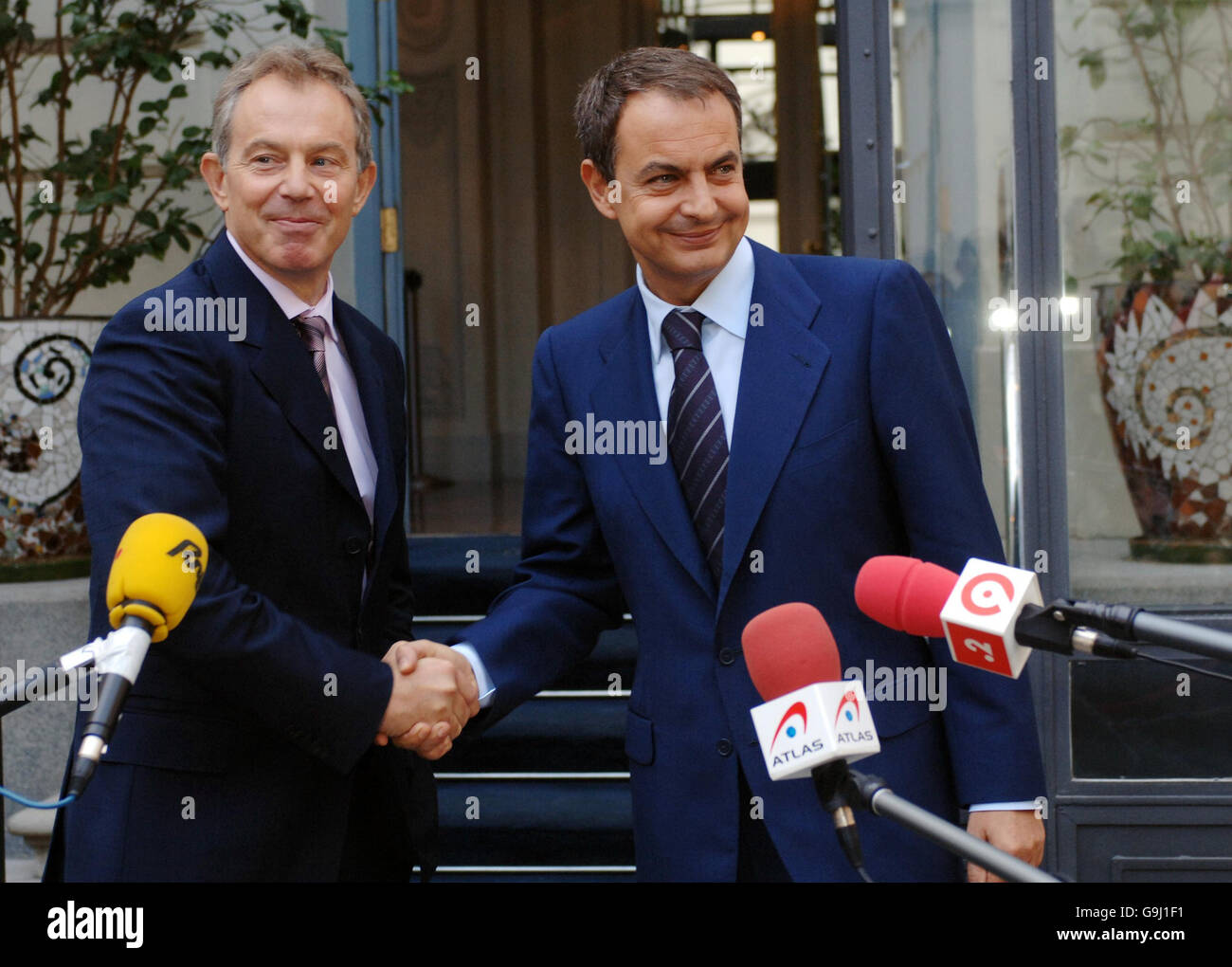 Blair meets Spanish PM Stock Photo - Alamy