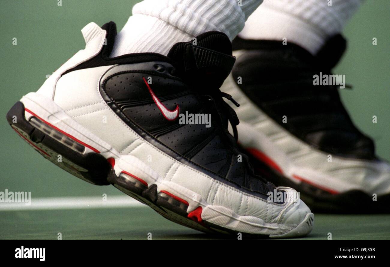 Nike Tick Logo Stock Photos & Nike Tick Logo Stock Images Alamy