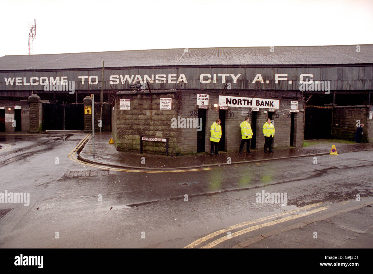 Soccer - Nationwide League Division Two - Swansea City v Millwall. Millwall  fans taunt the Swansea City fans Stock Photo - Alamy