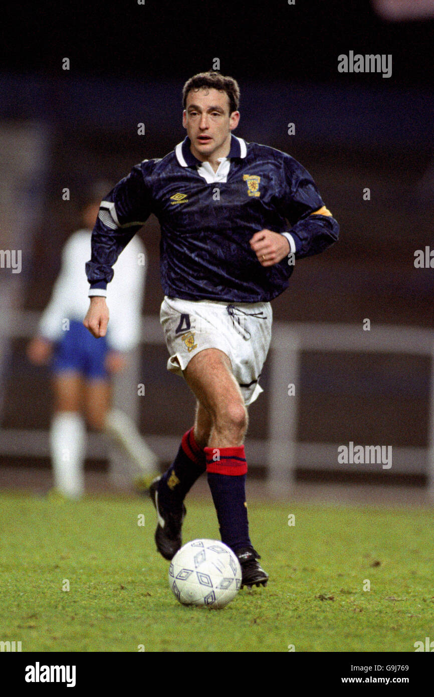 Soccer - World Cup Qualifier - Scotland v Italy - Ibrox, Glasgow. Paul McStay, Scotland Stock Photo