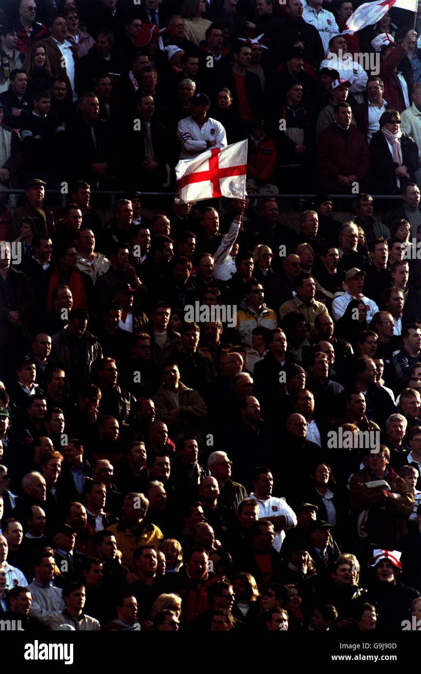 Rugby Union - Lloyds TSB Six Nations Championship - England v Italy. A lone St George's Cross is waved amongst the England fans. Stock Photo