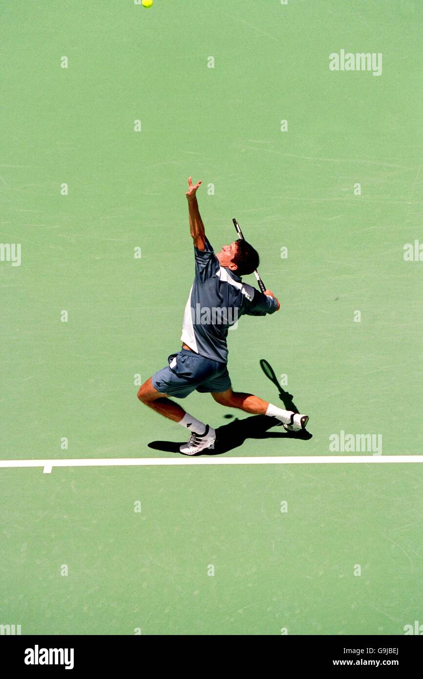 Tennis Australian Open Men's Singles Second Round Tim Henman v Nicolas Lapentti Stock