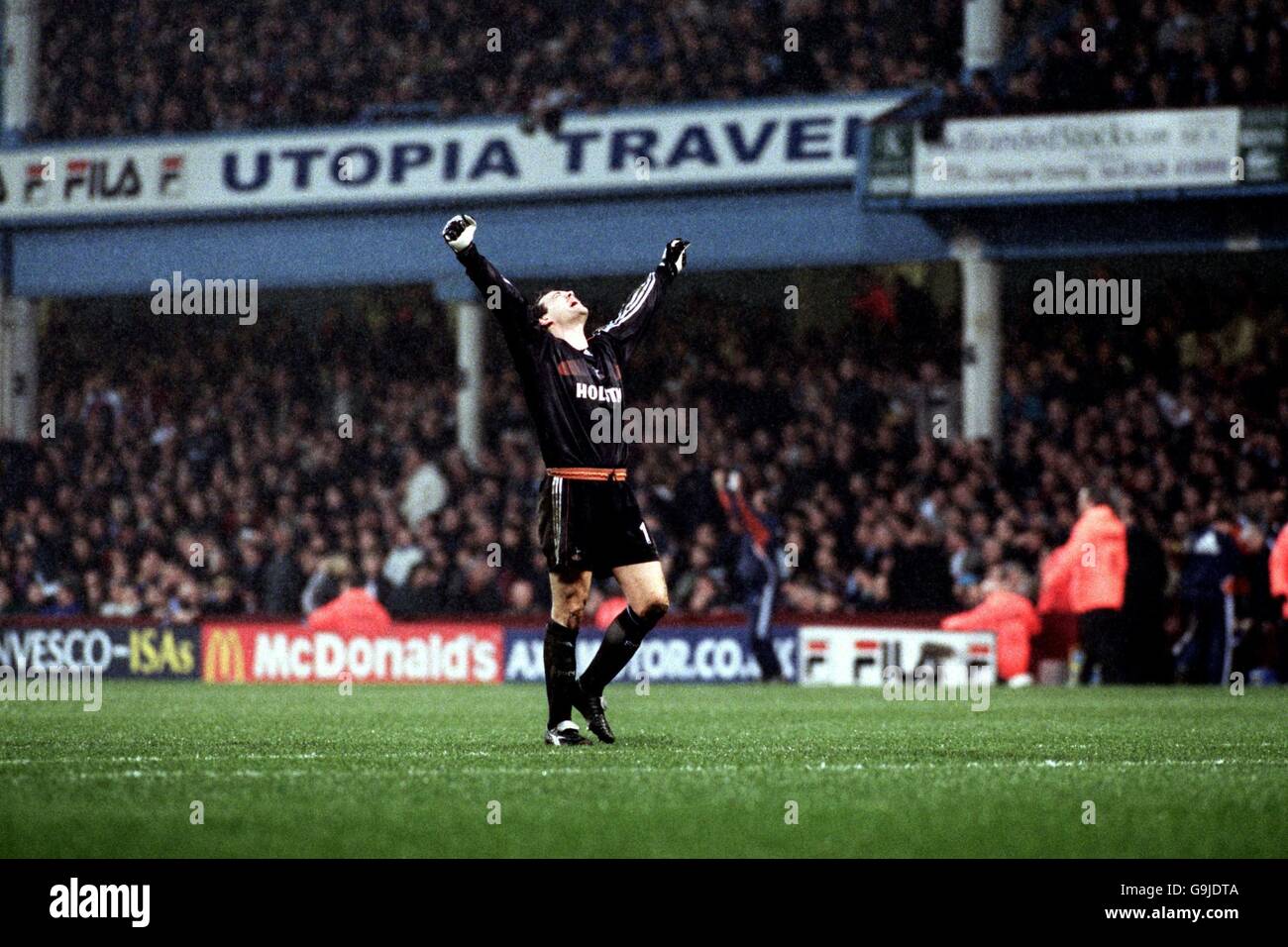 Tottenham Hotspur goalkeeper Neil Sullivan celebrates victory at the ...